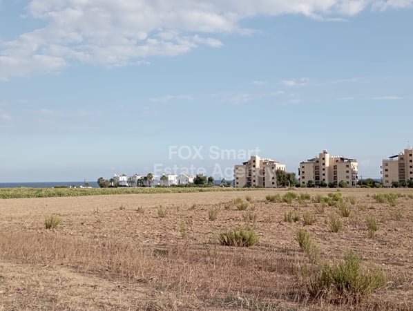 Land in Zygi - view 1