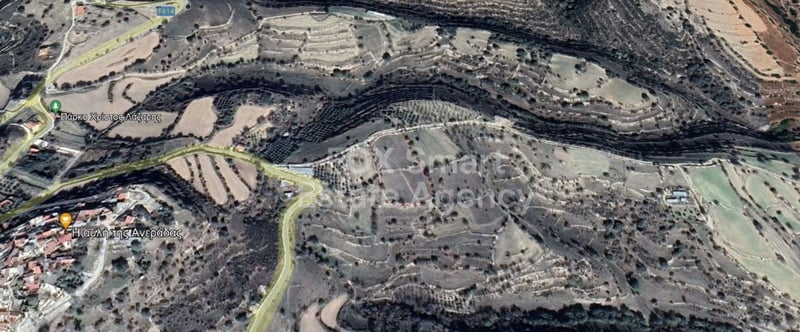 Land in Dora - view 1