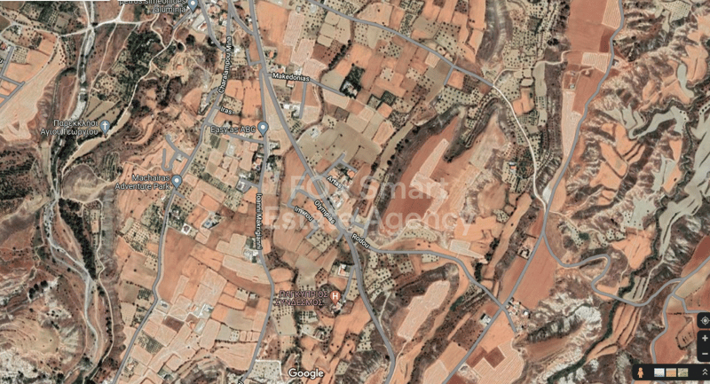 Land in Pera - view 1