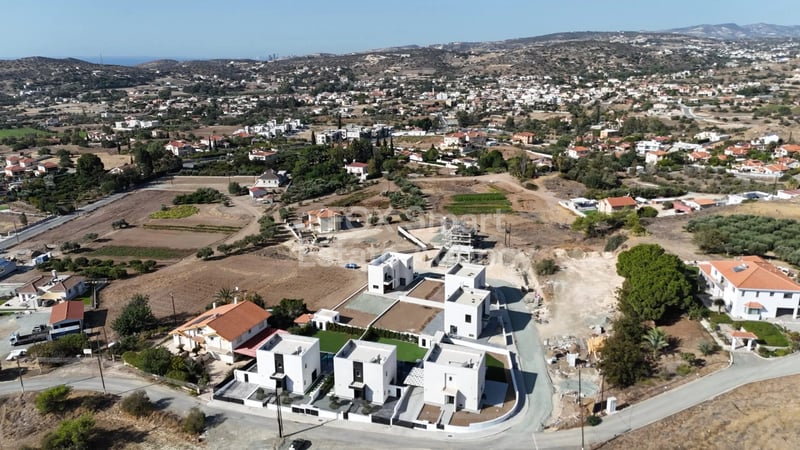 House in Moni - view 1