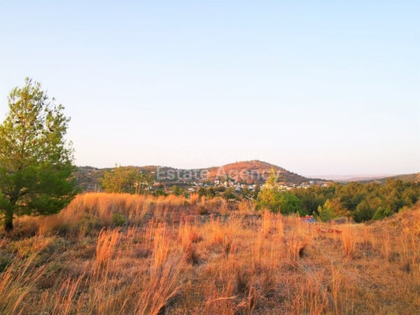 Land in Sia - view 1