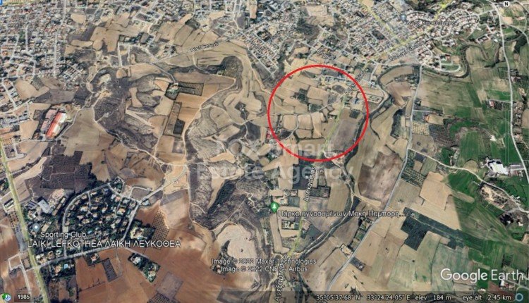 Land in Geri - view 1