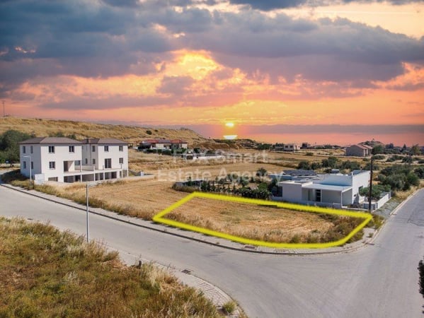 Land in Dali - view 1