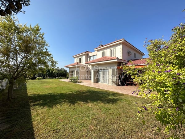 House in Ypsonas - view 1