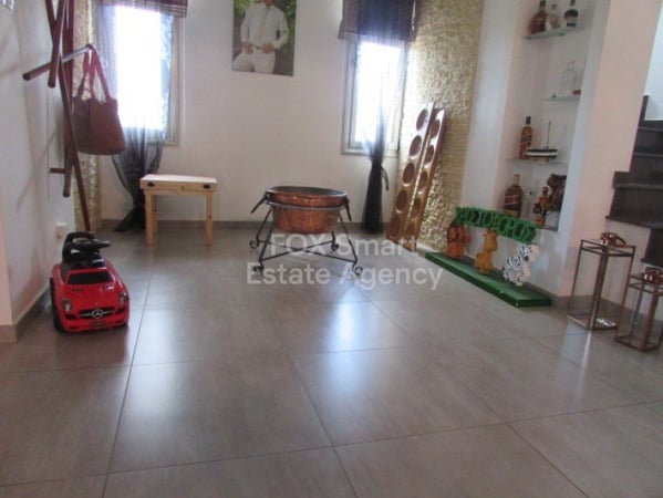 House in Palaiometocho - view 1