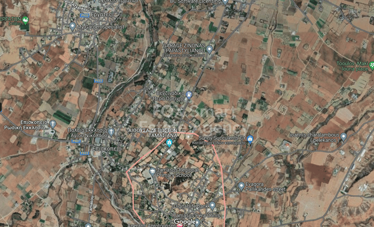 Land in Pera - view 1