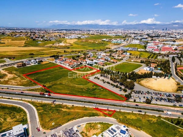 Land in Nicosia Municipality - view 1