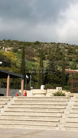 Land in Steni - view 1