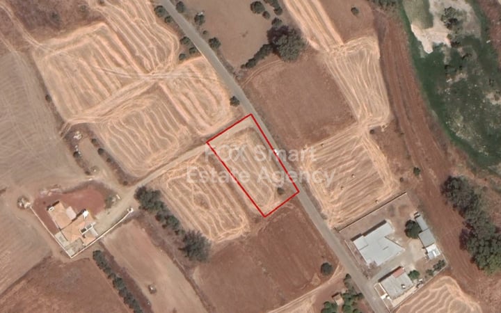 Land in Palaiometocho - view 1