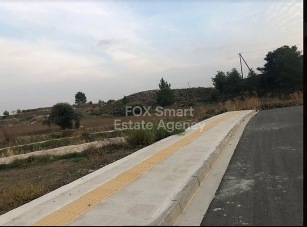 Land in Sia - view 1