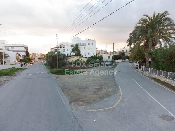 Land in Geri - view 1