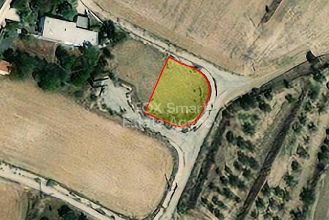 Land in Pera - view 1