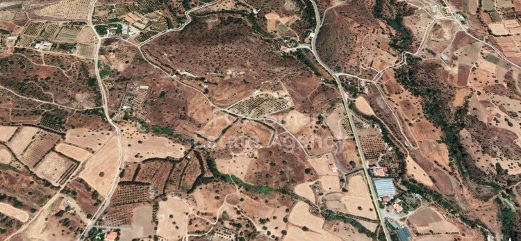 Land in Parekklisha - view 1