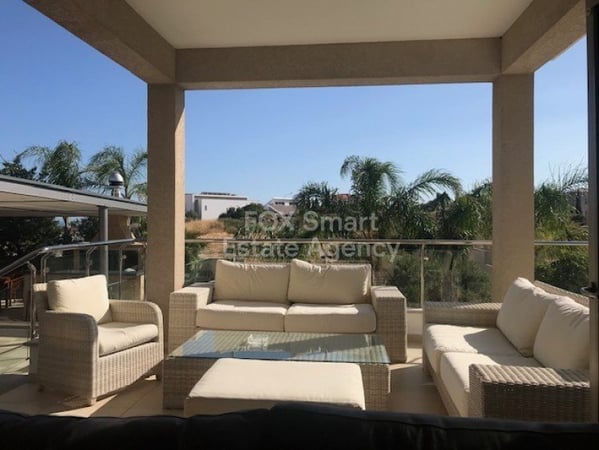 House in Saint Paraskevi - view 1