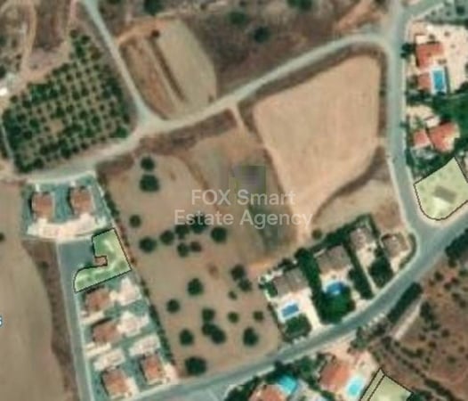 Land in Moni - view 1