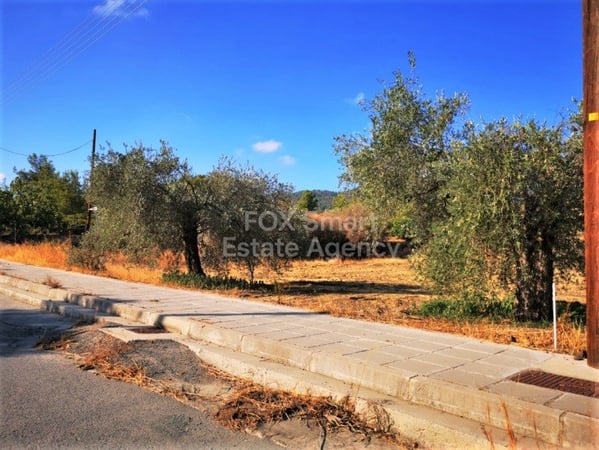 Land in Sia - view 1