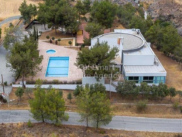 House in Lythrodontas - view 1