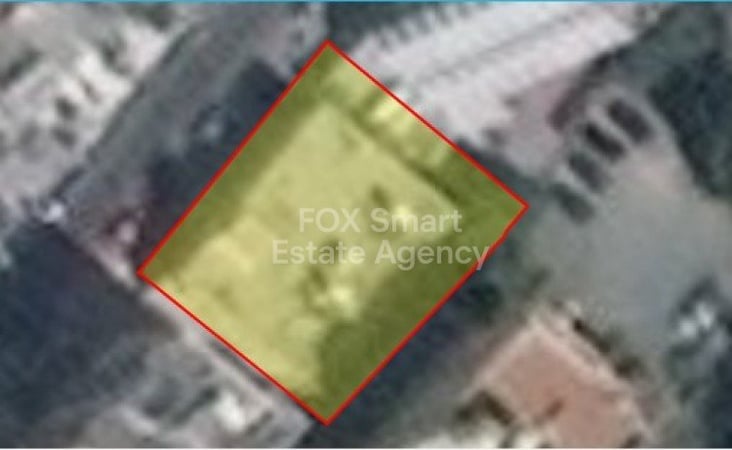 Land in Ayioi Omoloyites - view 1