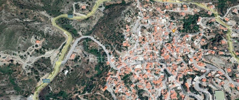 Land in Pelendri - view 1