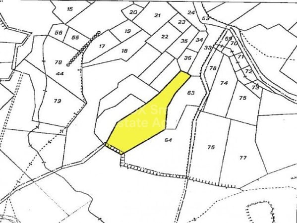 Land in Meniko - view 1