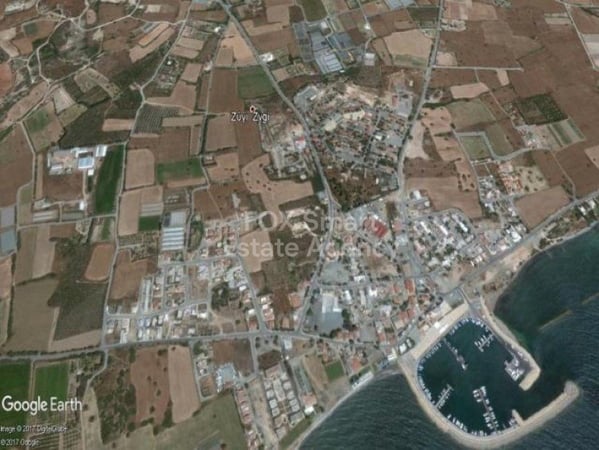 Land in Zygi - view 1