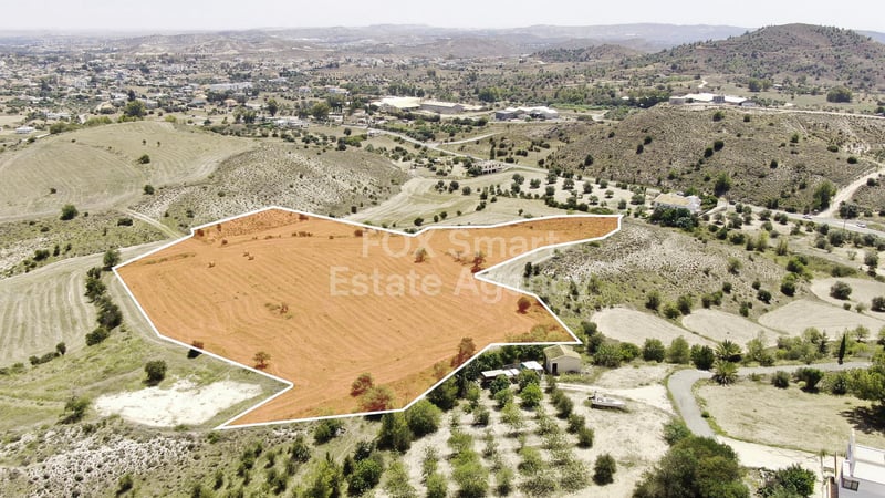 Land in Agia Varvara Lefkosias - view 1