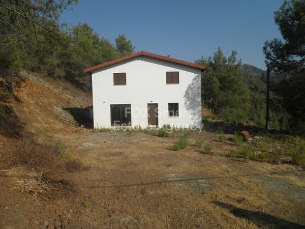 House in Kalo Chorio (Oreinis) - view 1