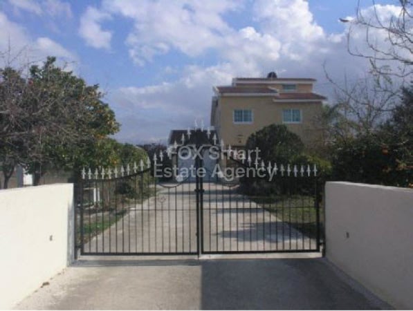 House in Pera - view 1