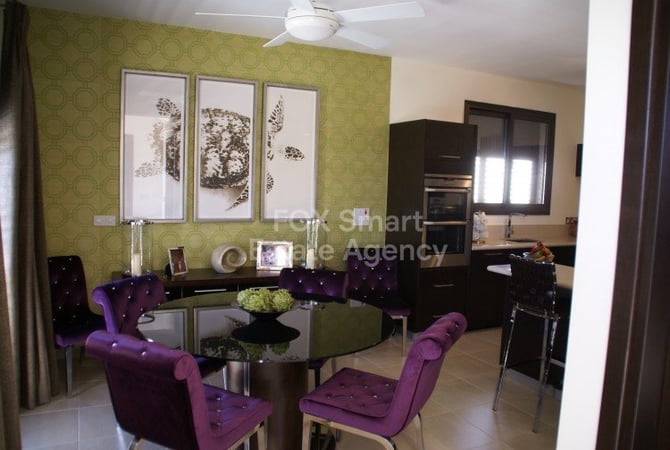 House in Neo Chorio - view 1