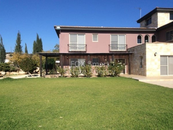 House in Parekklisha - view 1