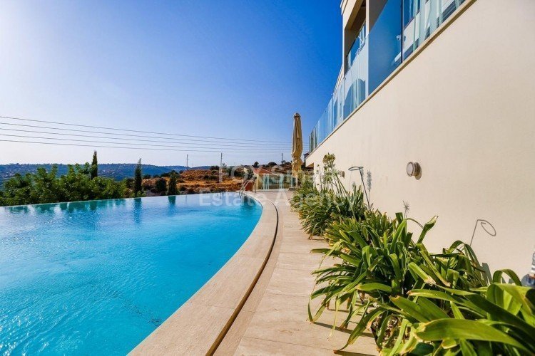 House in Erimi - Image 3