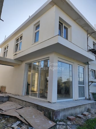 House in Pera - view 1