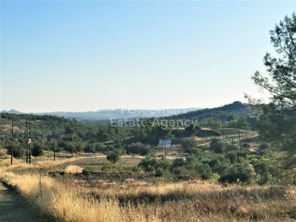 Land in Sia - view 1