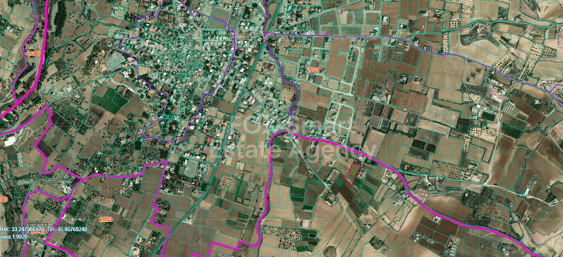 Land in Pera - view 1