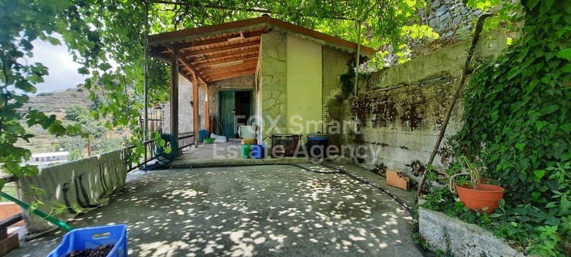 House in Moutoutllas - view 1