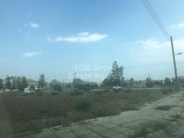 Land in Lythrodontas - view 1