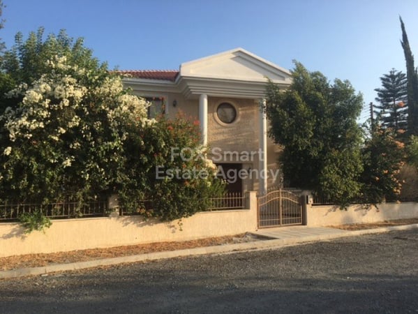 House in Ypsonas - view 1