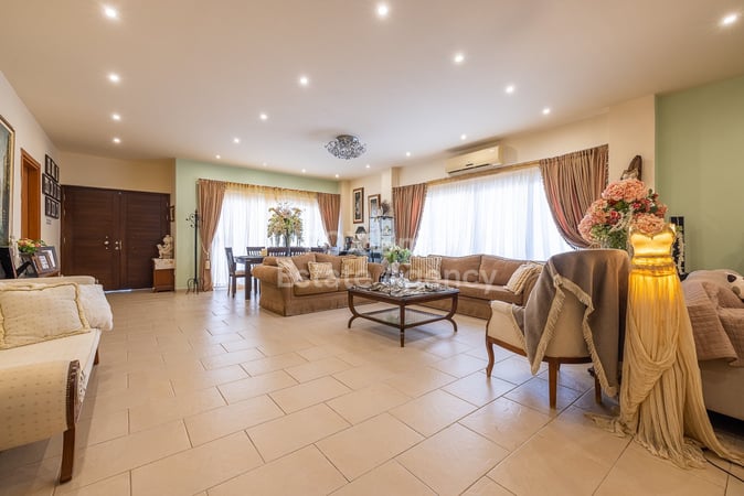 House in Kaimakli - view 1