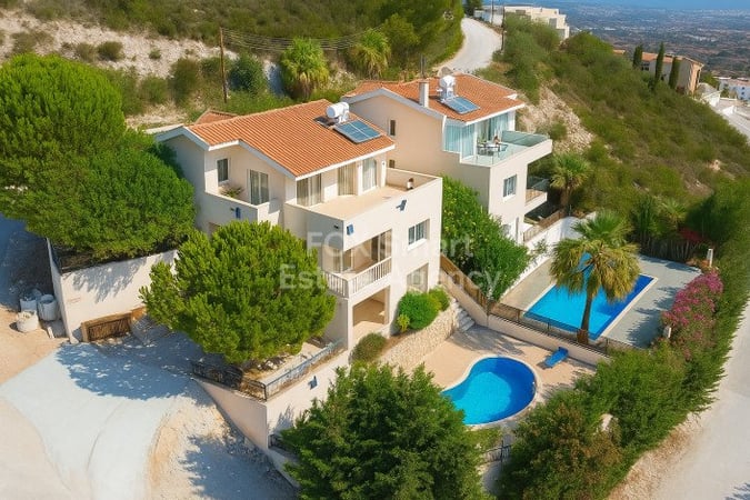 House in Tala - view 1