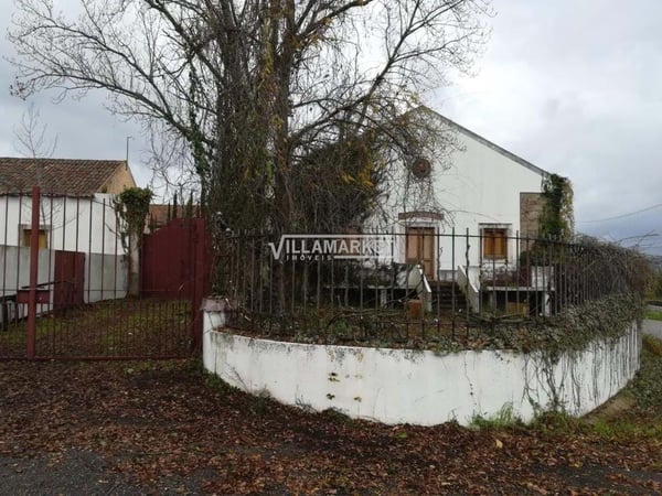 House in Abrantes - view 1