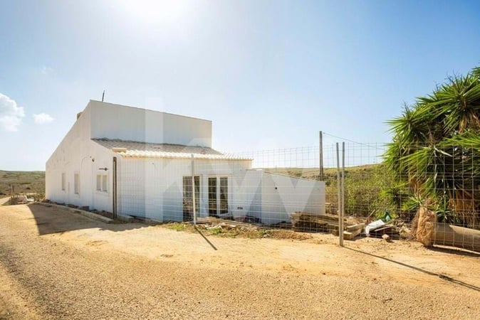 Villa in Vila do Bispo - view 1