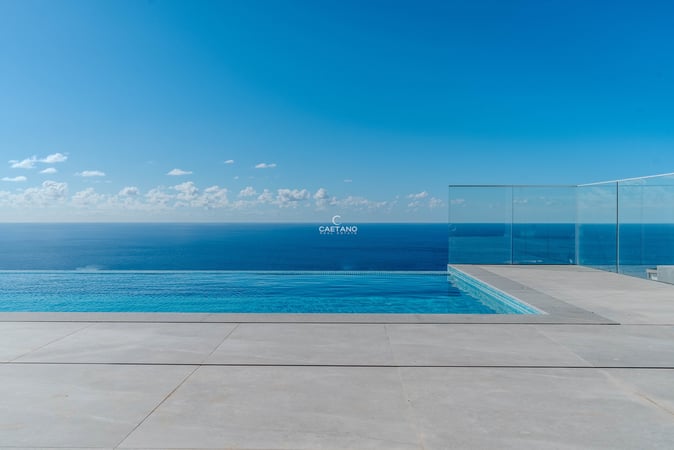 Villa in Funchal - view 1