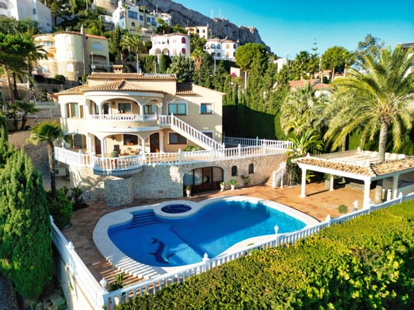 Villa in Calp - view 1