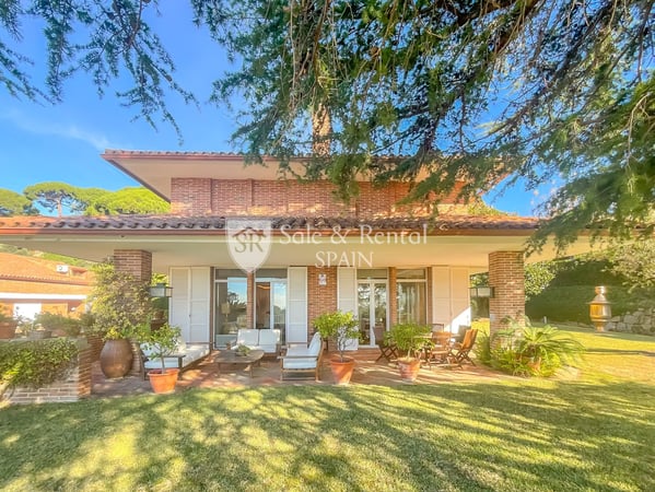 House in Sant Vicenc de Montalt - view 1