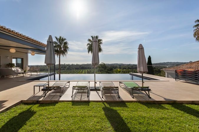 Villa in Campina - view 1