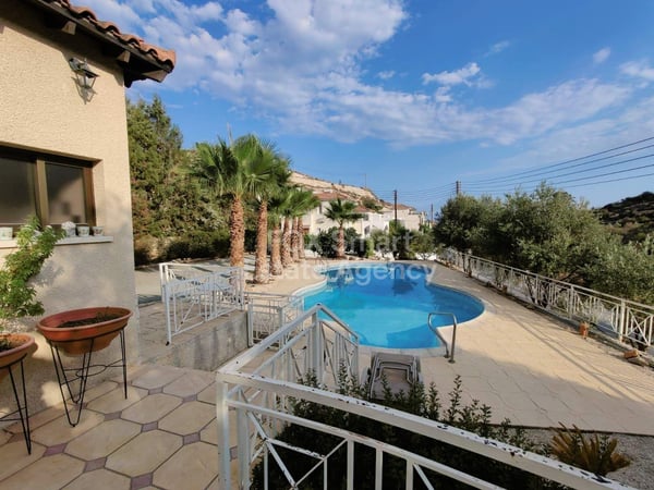 House in Agios Tychon - view 1