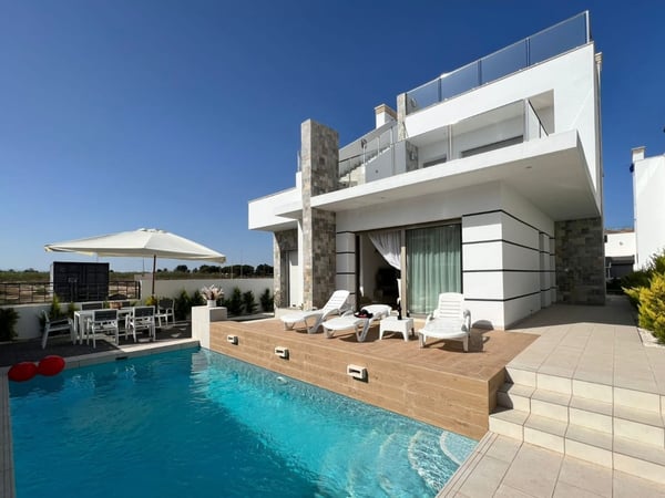 Villa in Los Alcazares - view 1