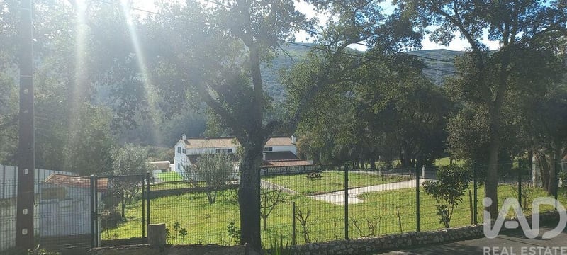 House in Bucelas - view 1