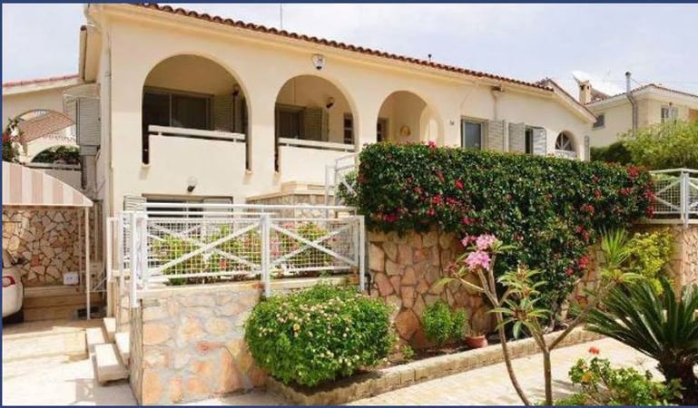 Villa in Pegeia - view 1