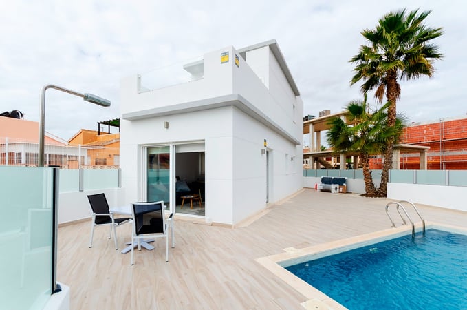 Villa in Alicante - view 1